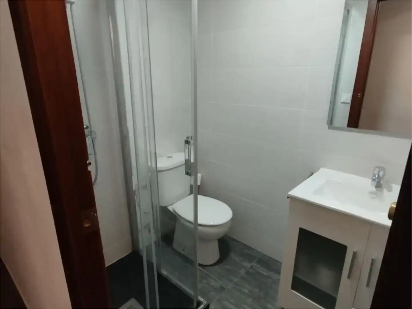 Badezimmer von Wohnung zur Miete in  Valencia Capital mit Klimaanlage und Balkon