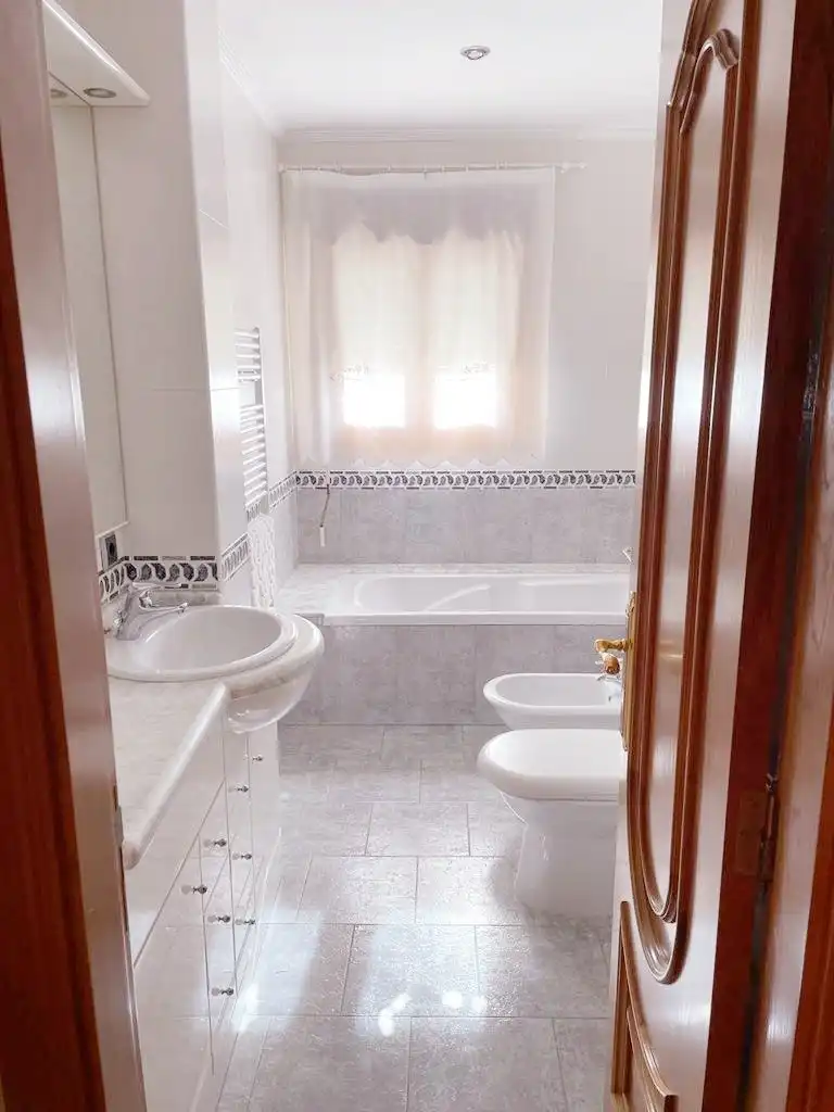 Bany de Casa o xalet en venda en Benicasim / Benicàssim amb Aire condicionat, Jardí privat i Terrassa