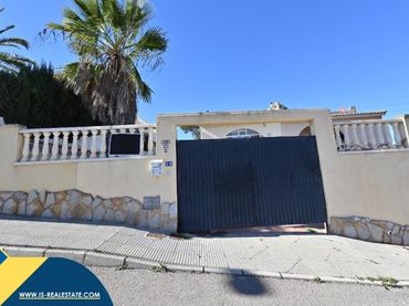 Casa con piscina en venta en Orihuela Costa