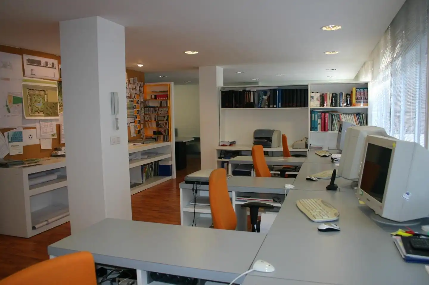 Büro zur Miete in De La Virgen Del Socorro, Raval Roig - Virgen del Socorro