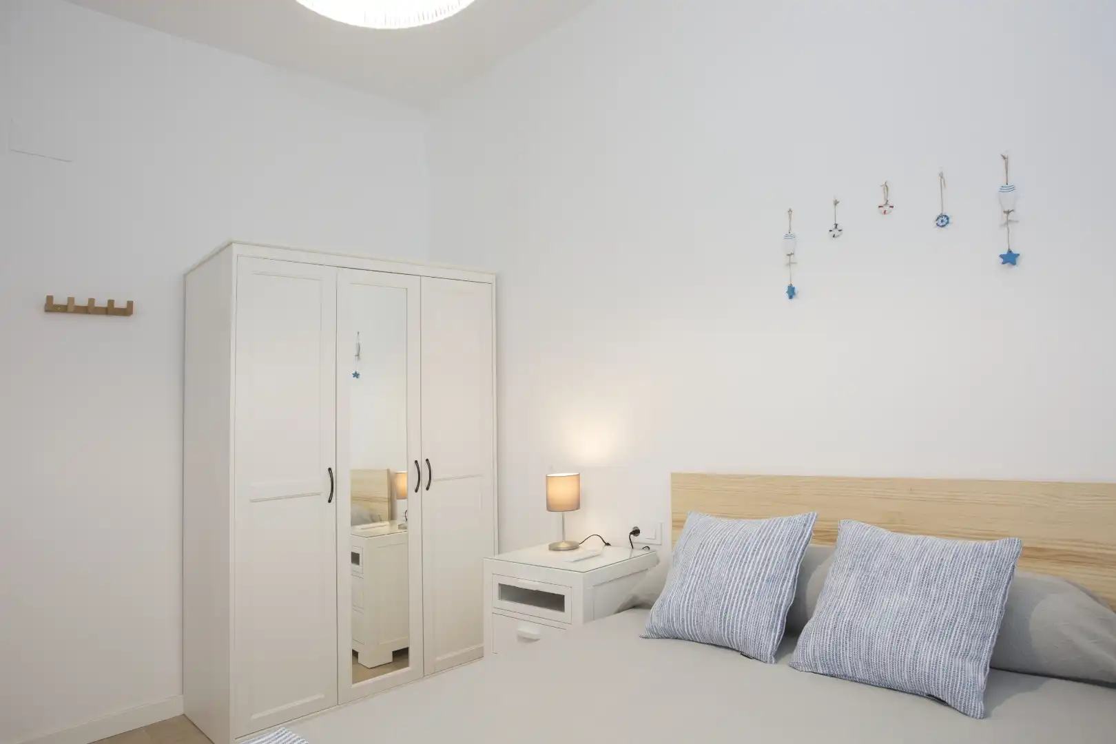 Bedroom of Flat for share in Valencia  with Air Conditioner, Parquet flooring and Furnished