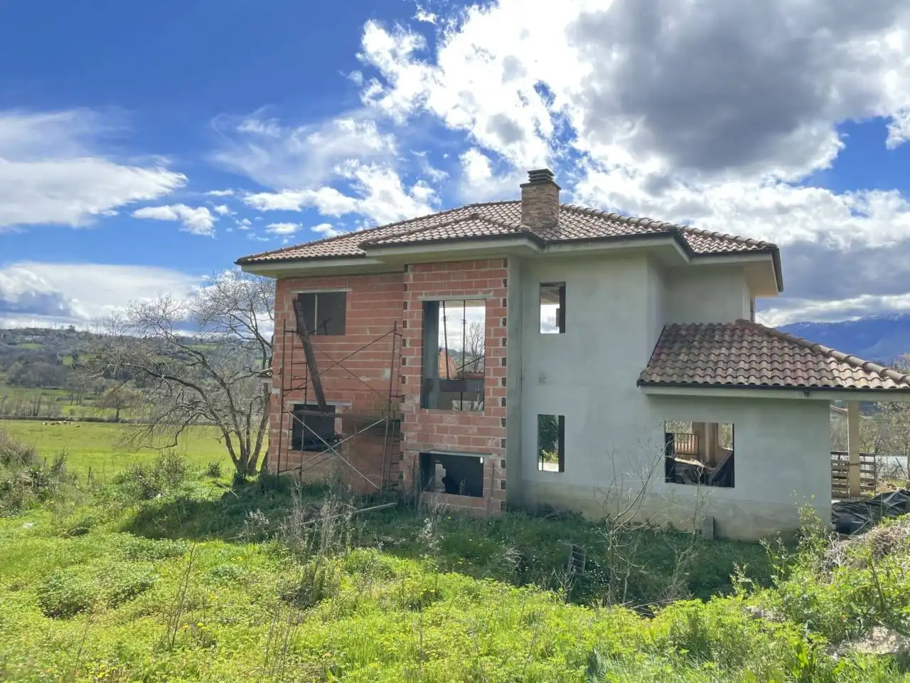 Vista exterior de Casa o xalet en venda en Oviedo  amb Calefacció, Jardí privat i Terrassa