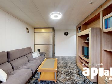 Flat with balcony for sale in Badia del Vallès