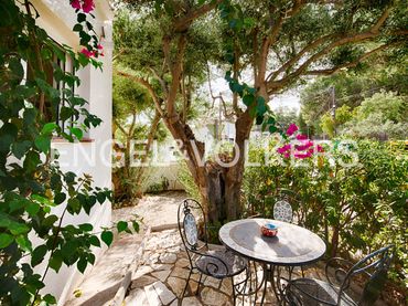 Casa bifamiliare con balcone in vendita a Carrer Roses