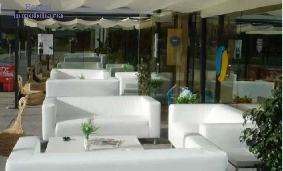Terraza de Casa o chalet en venta en  Logroño con Aire acondicionado, Calefacción y Jardín privado