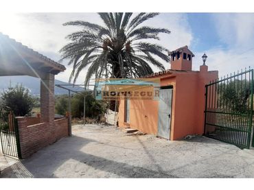 Casa rústica con piscina en venta en Calle ctra coin
