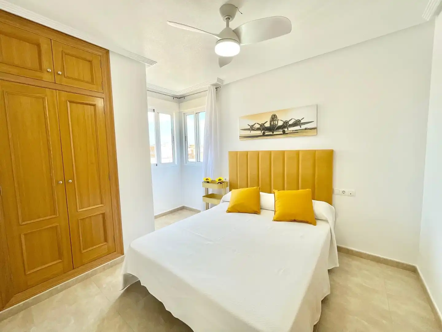 Dormitori de Apartament de lloguer en Los Alcázares amb Aire condicionat, Terrassa i Traster