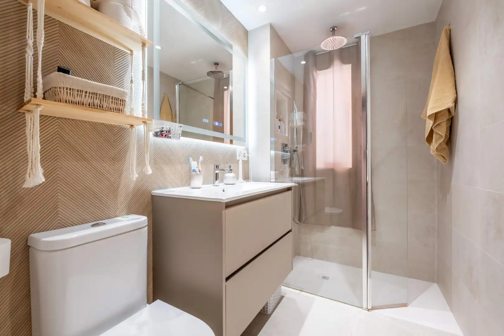 Badezimmer von Erdgeschoss zum Verkauf in Zaragoza mit Klimaanlage, Heizung und Terrasse