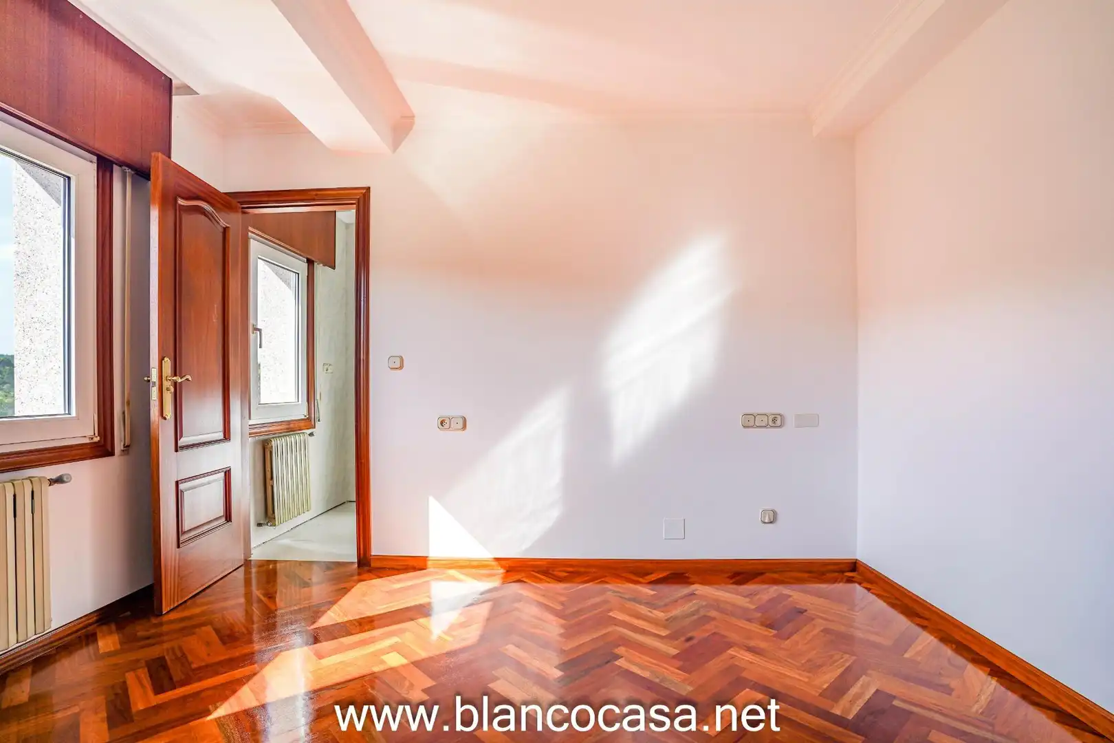 Casa o chalet en venta en Carballo con Calefacción, Jardín privado y Trastero