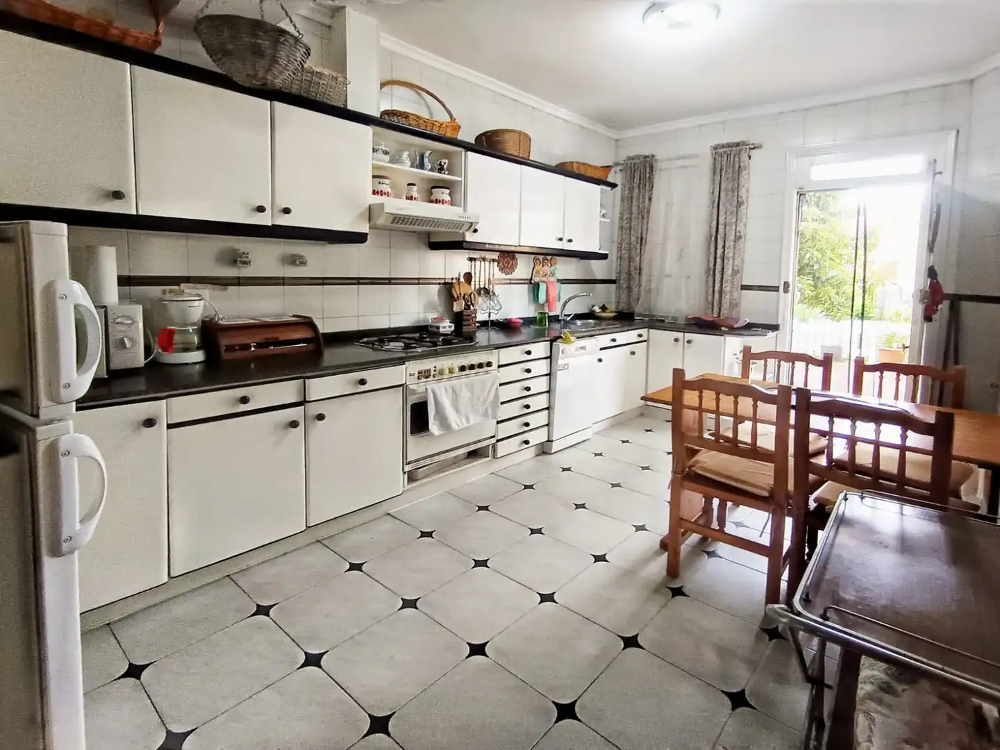 Cocina de Casa o chalet en venta en Pontevedra Capital  con Calefacción, Jardín privado y Terraza