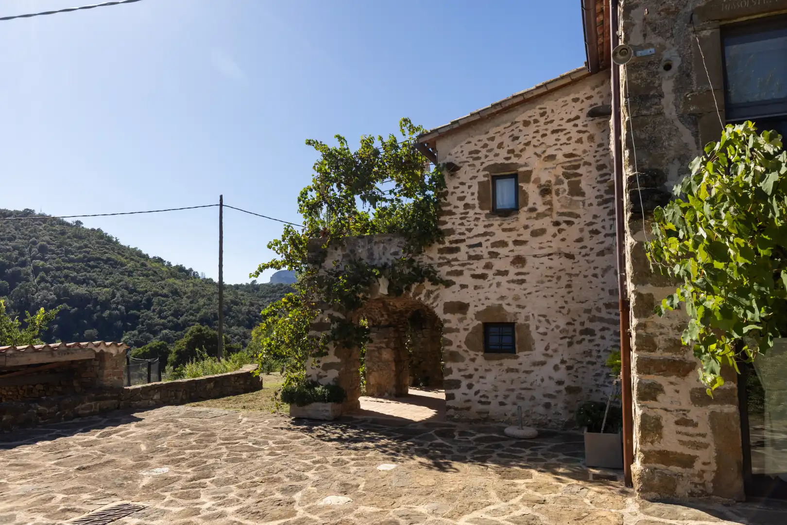 Außenansicht von Country house zum Verkauf in Sant Martí de Llémena mit Klimaanlage, Heizung und Privatgarten