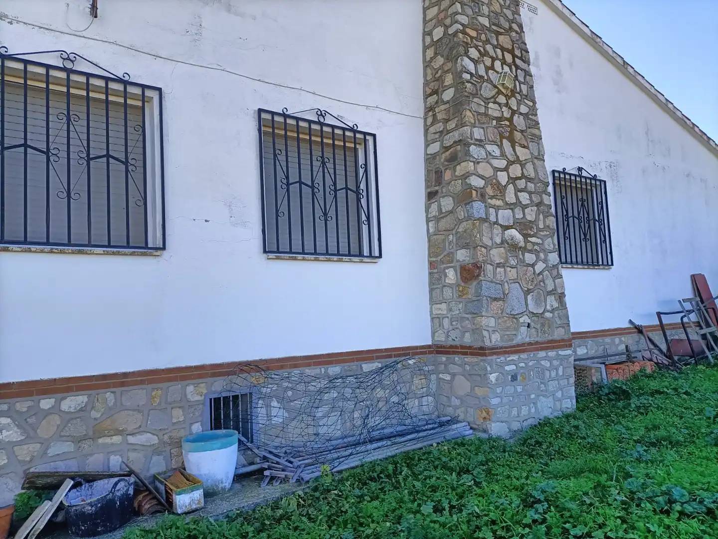Vista exterior de Casa o chalet en venta en Manzaneque con Aire acondicionado, Calefacción y Amueblado