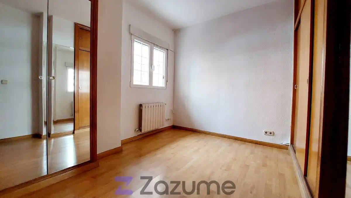 Bedroom of Flat for rent in Madrid  with Air Conditioner, Heating and Oven