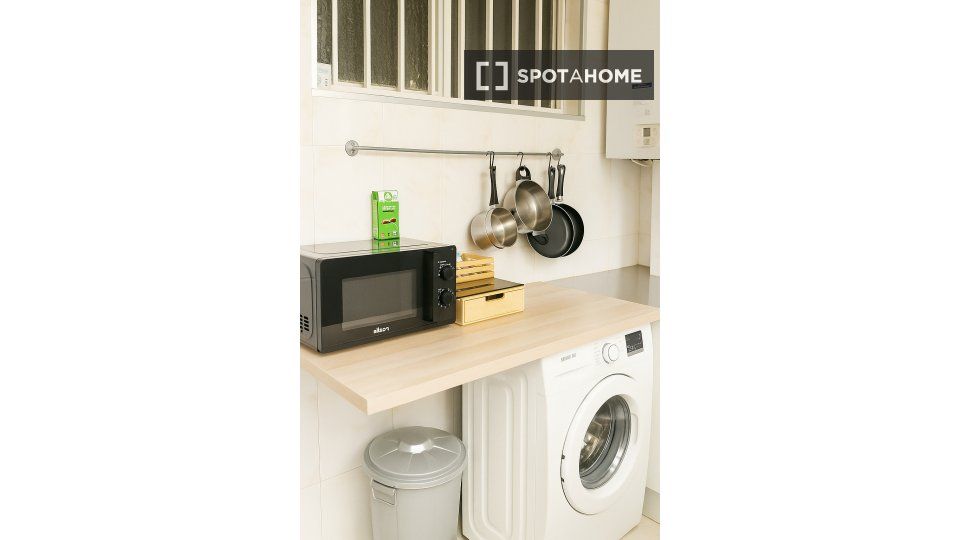 Cuina de Pis de lloguer en Leganés amb Aire condicionat, Calefacció i Moblat