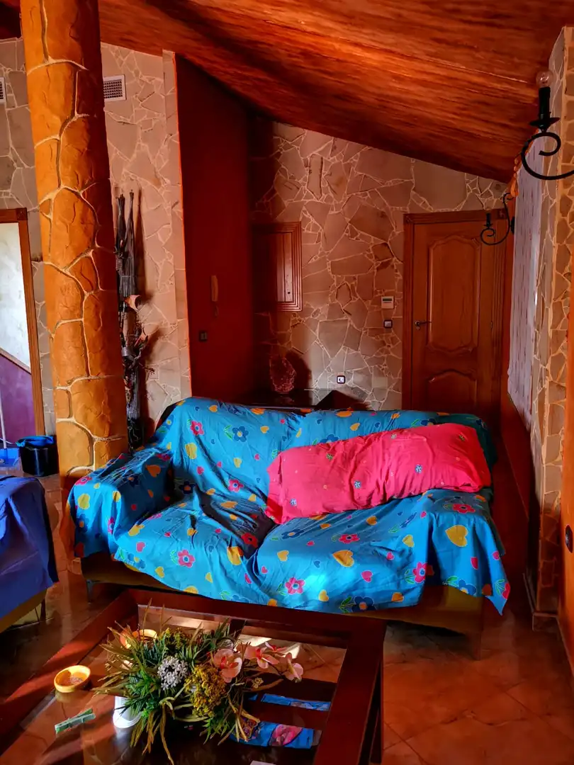 Sala d'estar de Casa o xalet en venda en Orihuela amb Jardí privat i Moblat