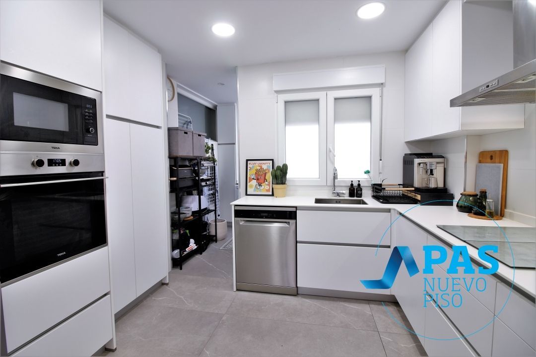 Kitchen of Flat for sale in Camargo  with Heating