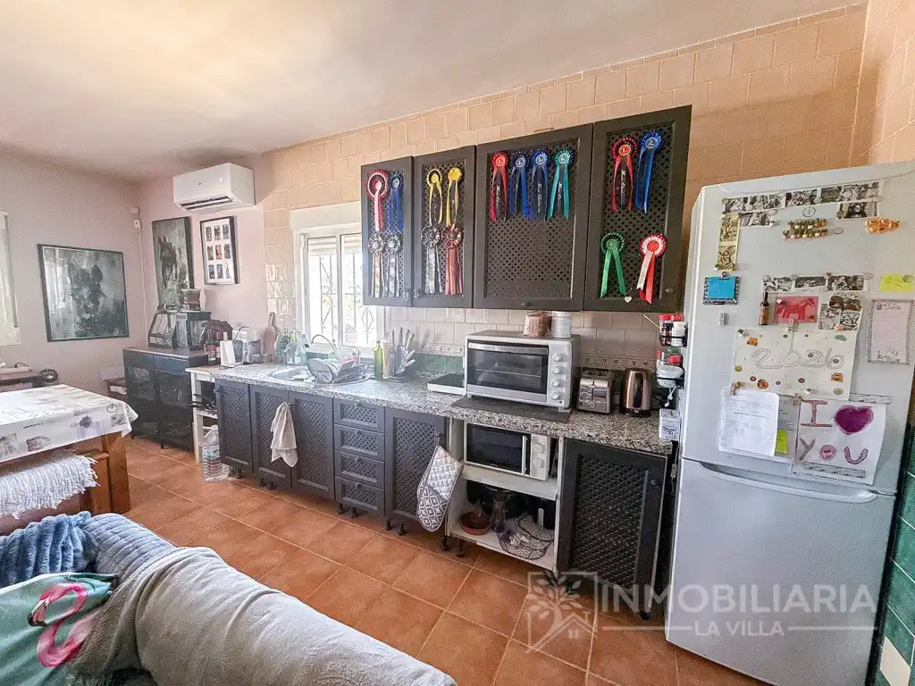 Casa rústica amb piscina en venda a Barrio Llanos Los, imagen 8