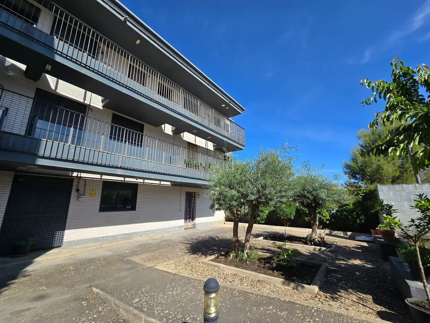 Vista exterior de Piso en venta en Mondéjar con Calefacción