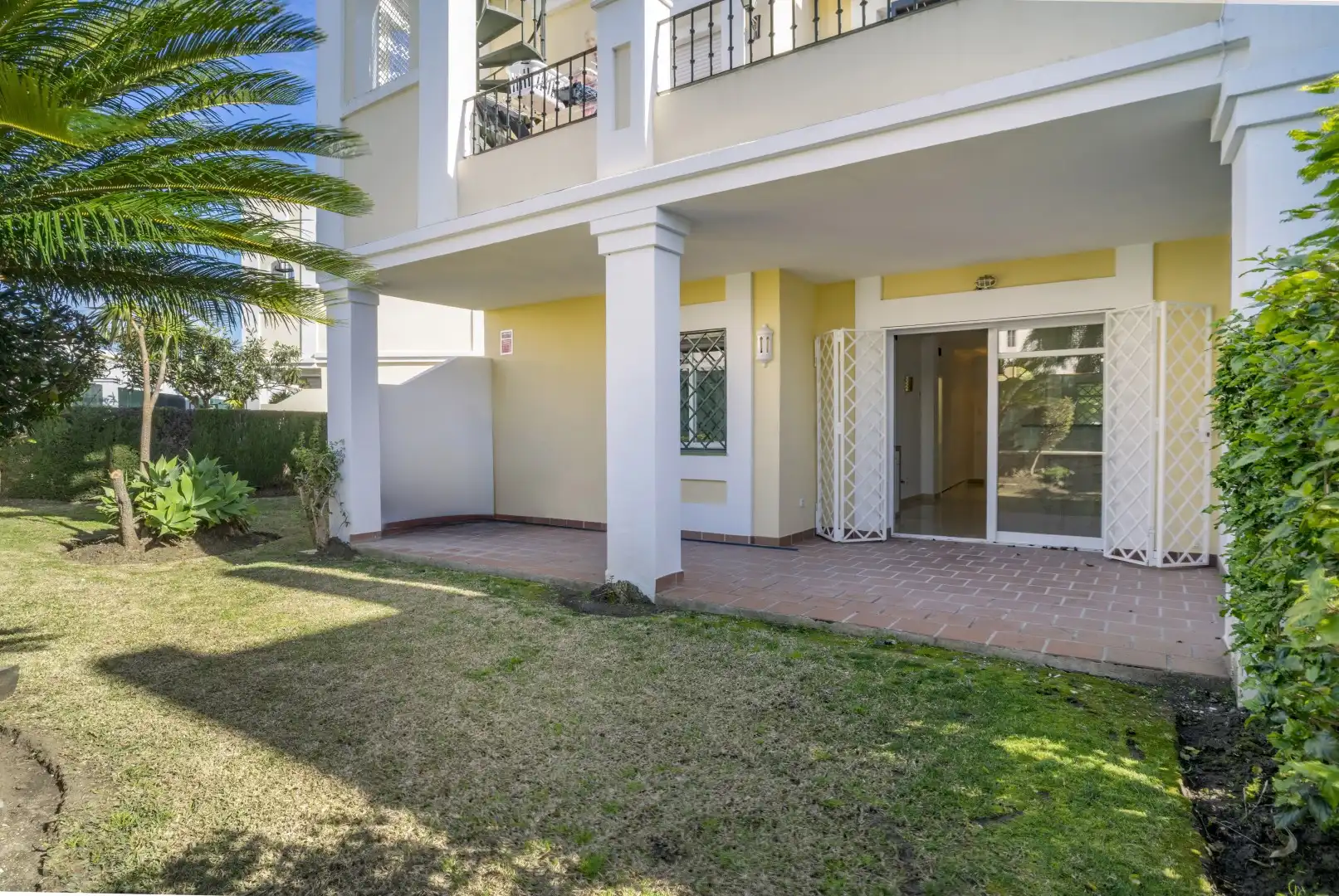 Jardín de Planta baja en venta en Marbella con Jardín privado, Terraza y Piscina