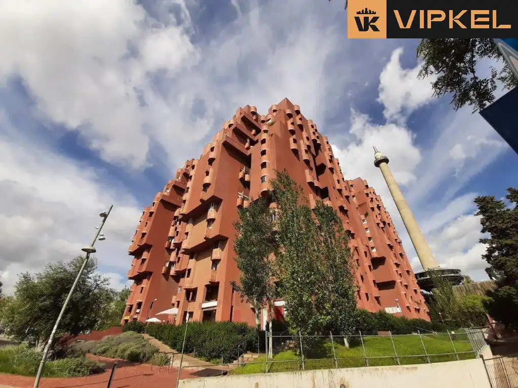 Vista exterior de Pis en venda en Sant Just Desvern amb Moblat, Rentadora i Microones