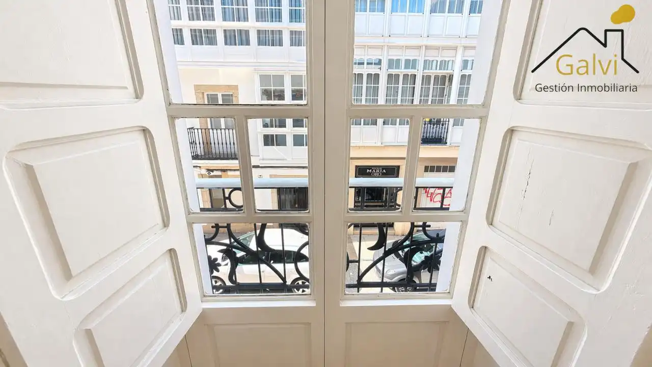 Piso en venta en Ferrol con Balcón