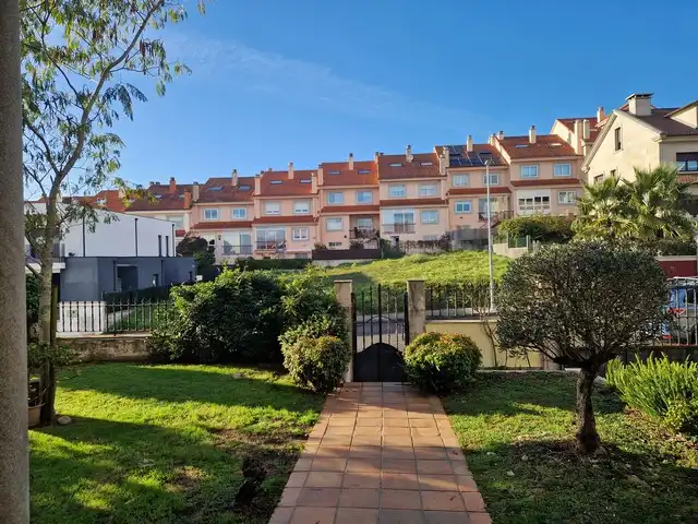 Vista exterior de Casa o chalet en venta en Teo con Calefacción, Jardín privado y Parquet