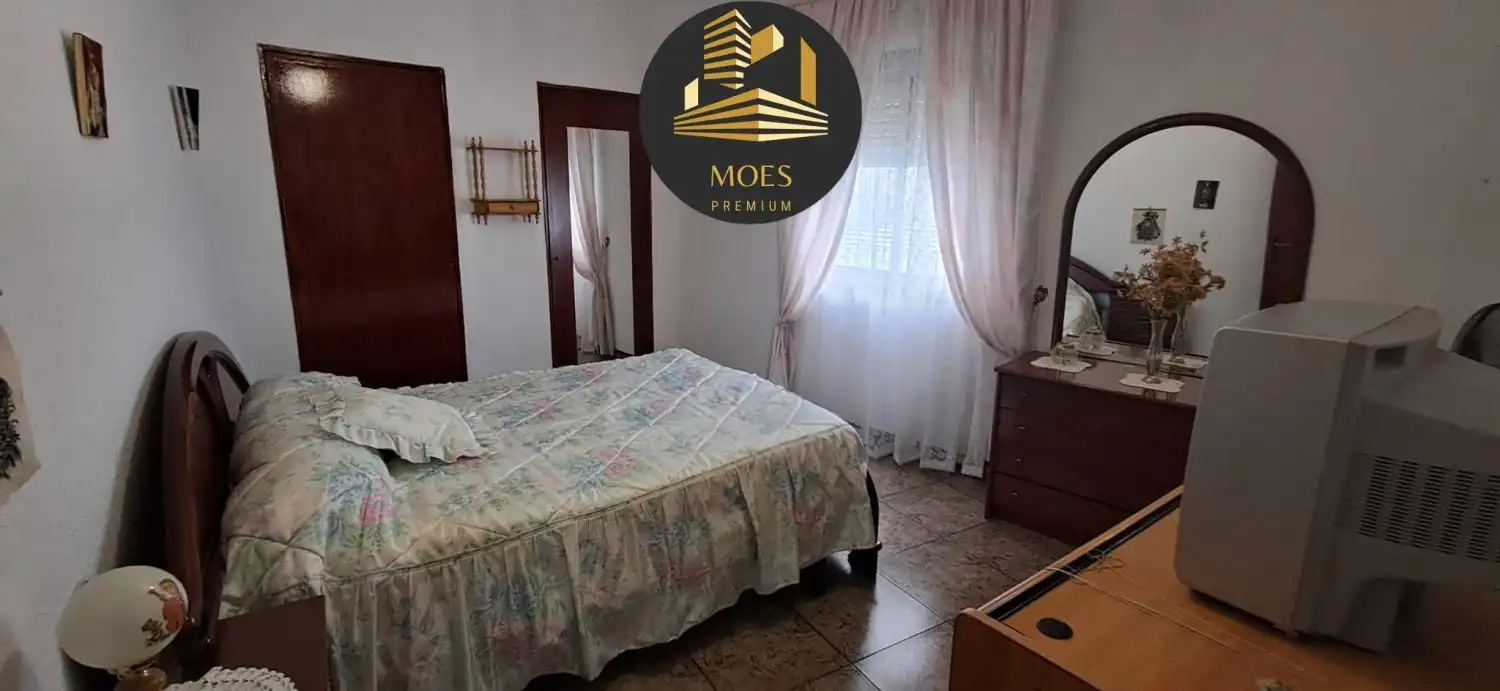 Dormitori de Pis en venda en Jaén amb Aire condicionat i Balcó