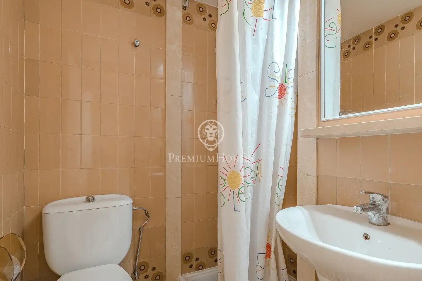 Baño de Piso en venta en Barcelona con Calefacción, Terraza y Balcón