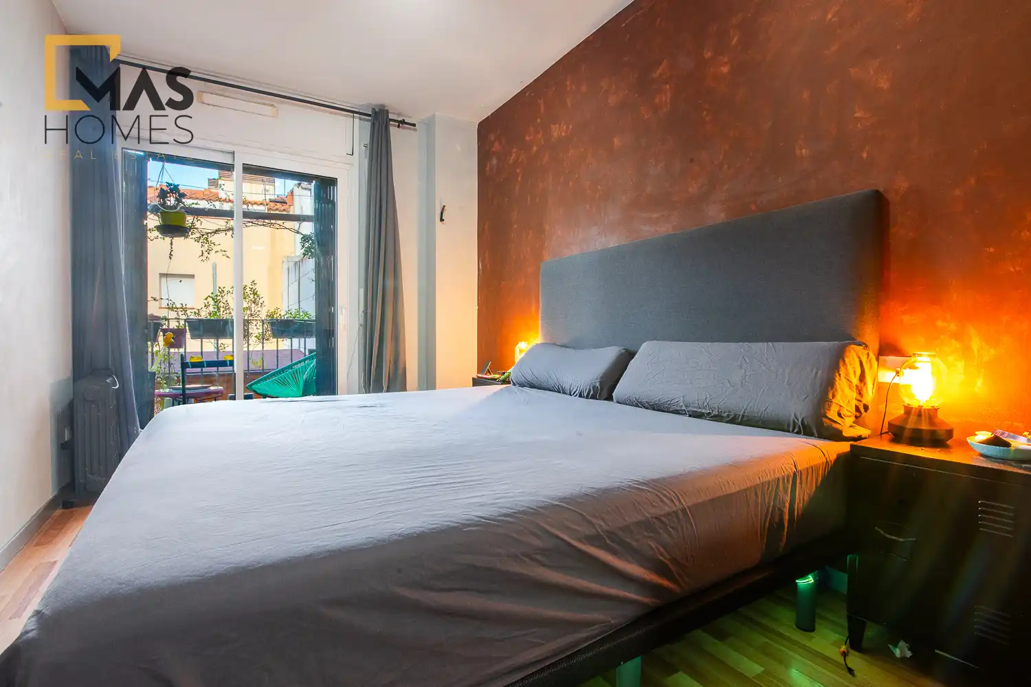 Schlafzimmer von Erdgeschoss zum Verkauf in Martorell mit Balkon