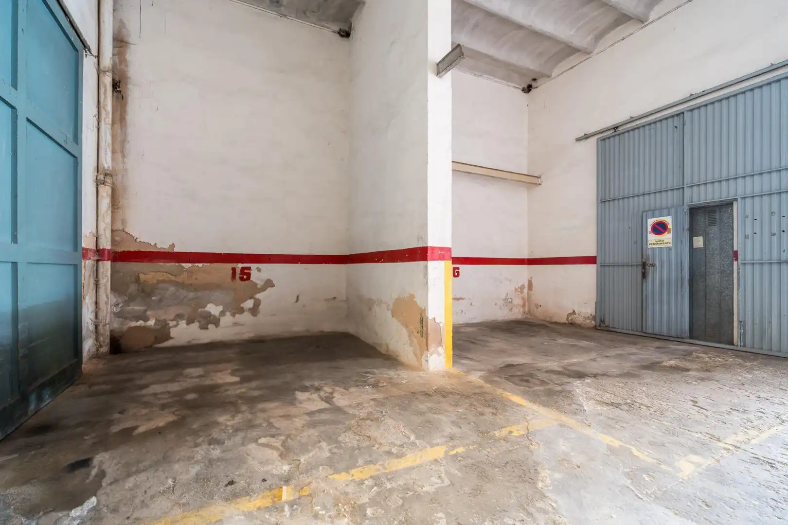 Business premises for sale in Carrer Pere II, imagen 2