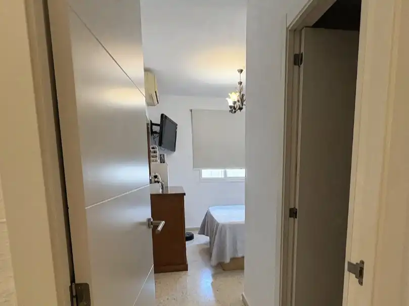 Dormitori de Pis en venda en Torremolinos amb Aire condicionat, Terrassa i Balcó