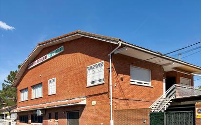 Vista exterior de Local en venda en Collado Villalba amb Aire condicionat, Calefacció i Terrassa