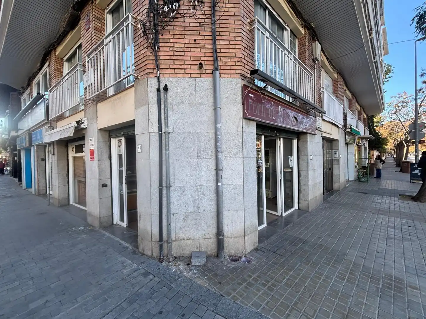 Gewerbefläche zur Miete in Avenida dels Banys, imagen 12