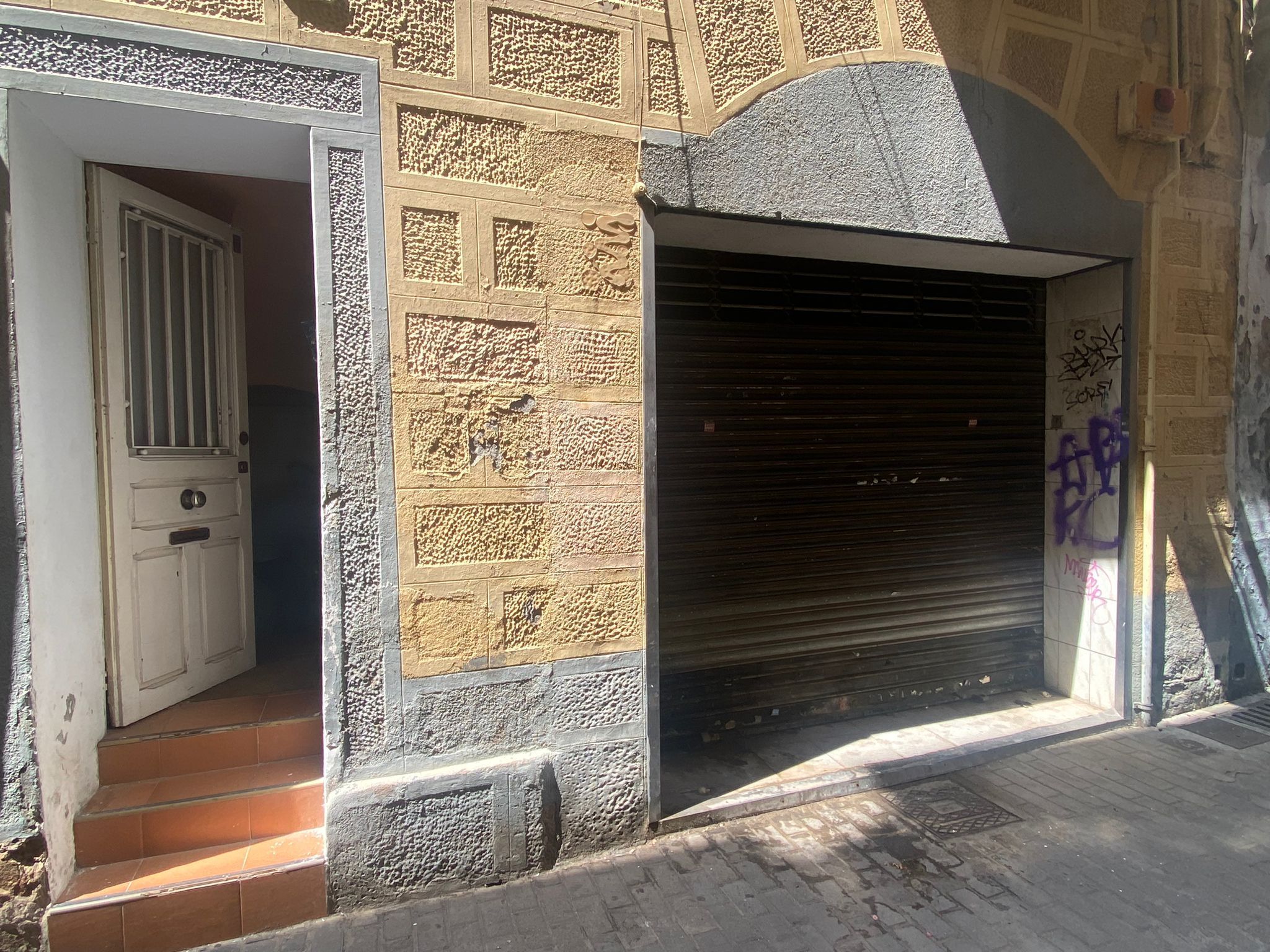 Exterior view of Premises for sale in Badalona