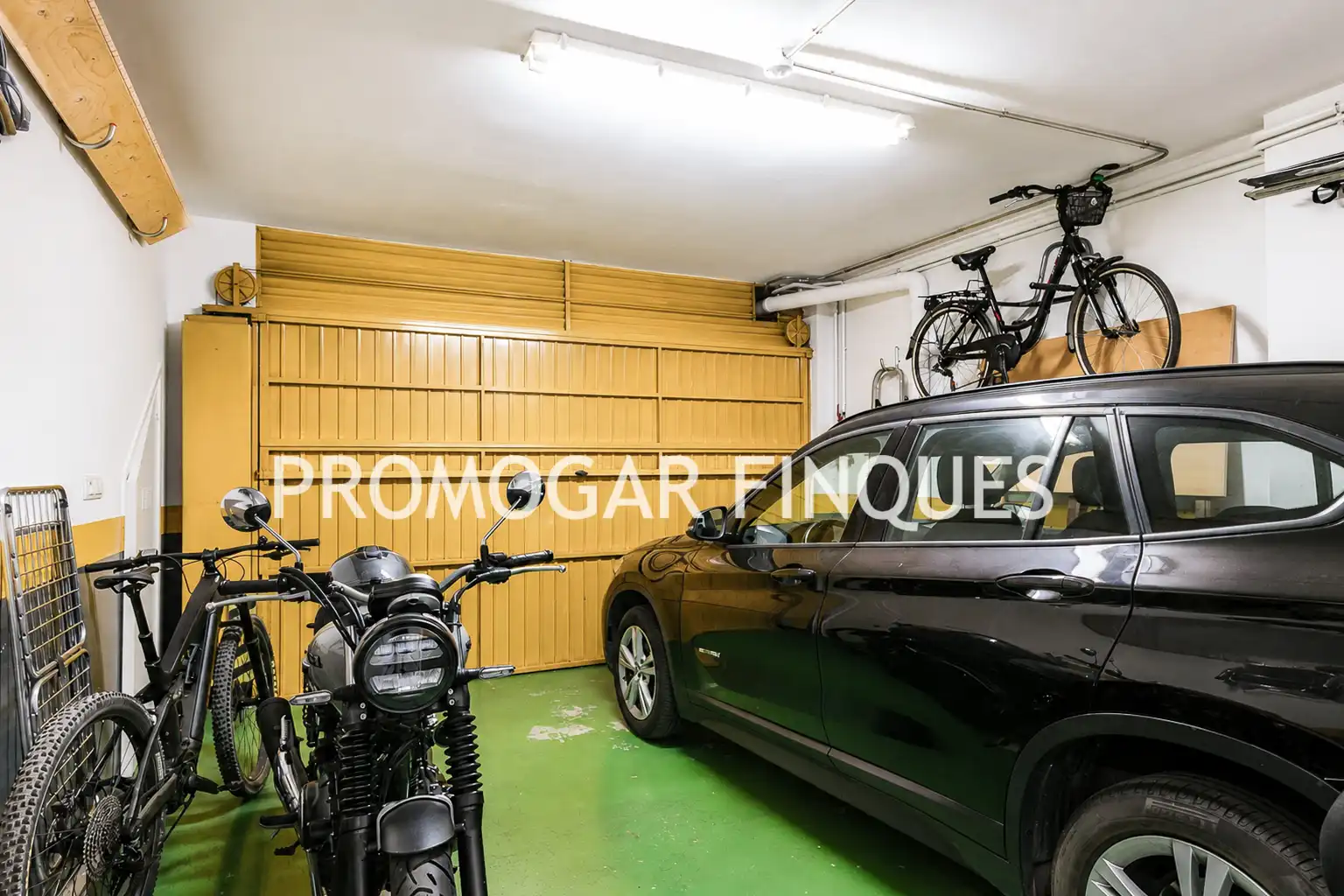 Parkplatz von Maisonette zum Verkauf in Sant Feliu de Llobregat mit Klimaanlage, Heizung und Privatgarten
