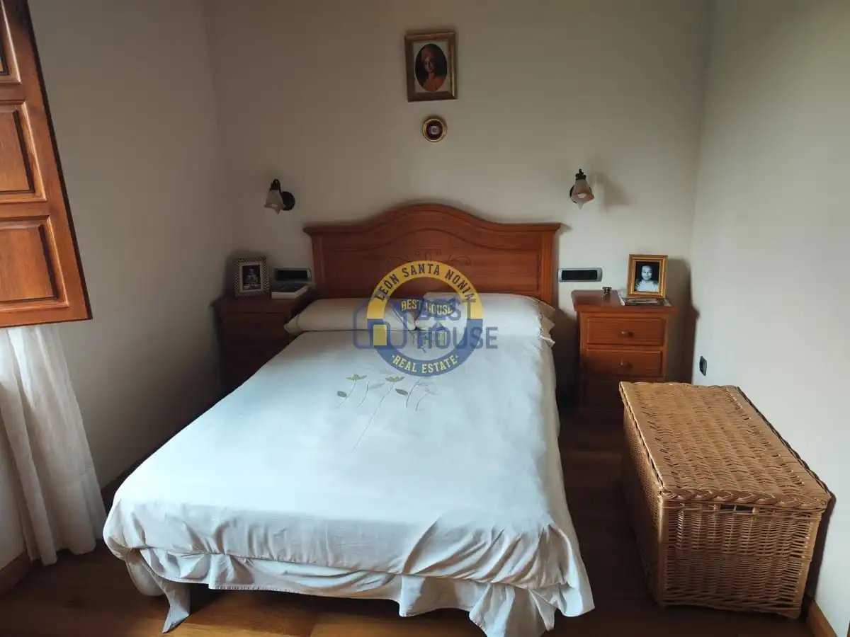Habitación de Casa o chalet en venta en Villaquilambre con Calefacción, Jardín privado y Parquet