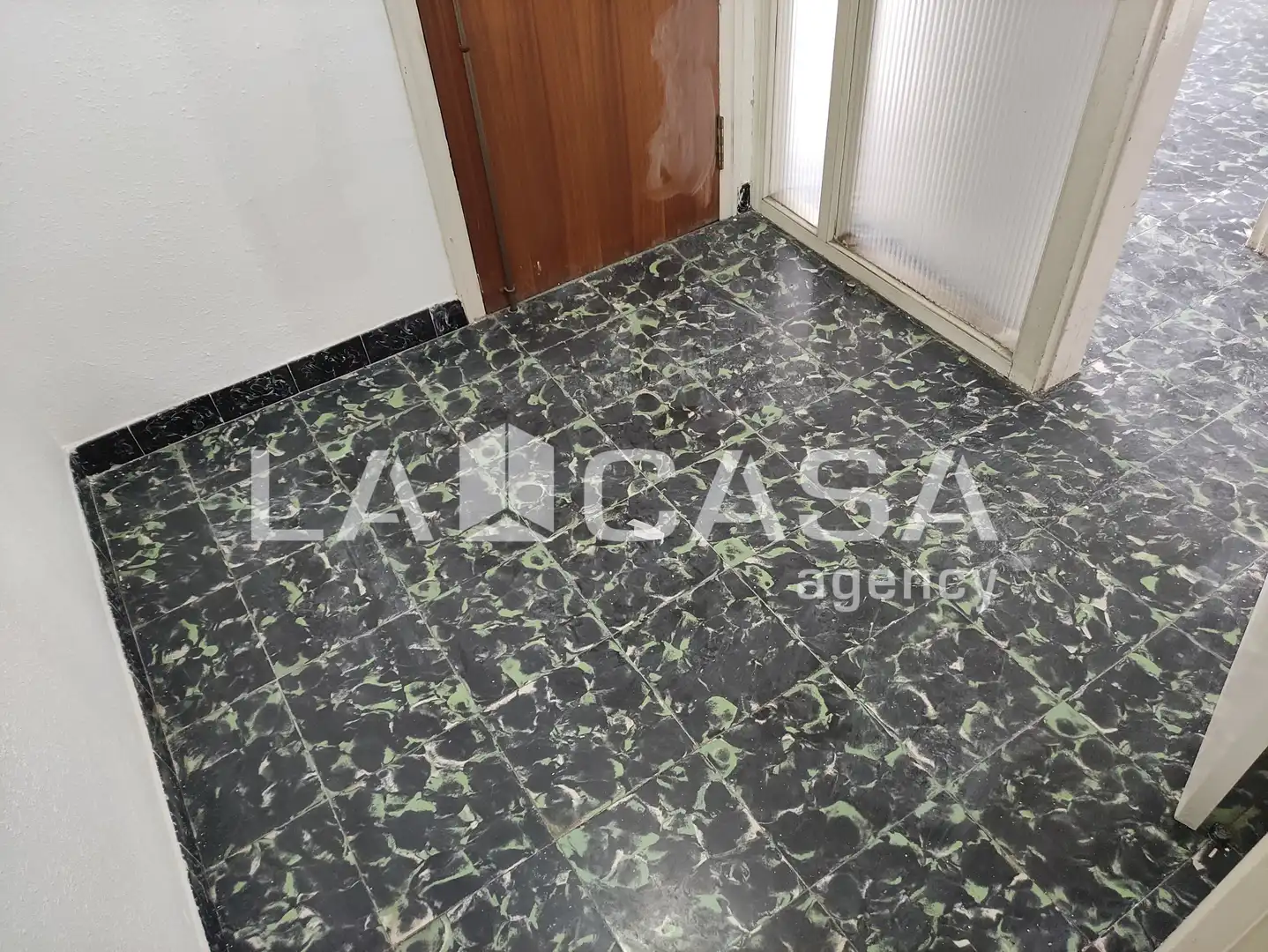 Piso en venta en Santa Coloma de Gramenet con Balcón