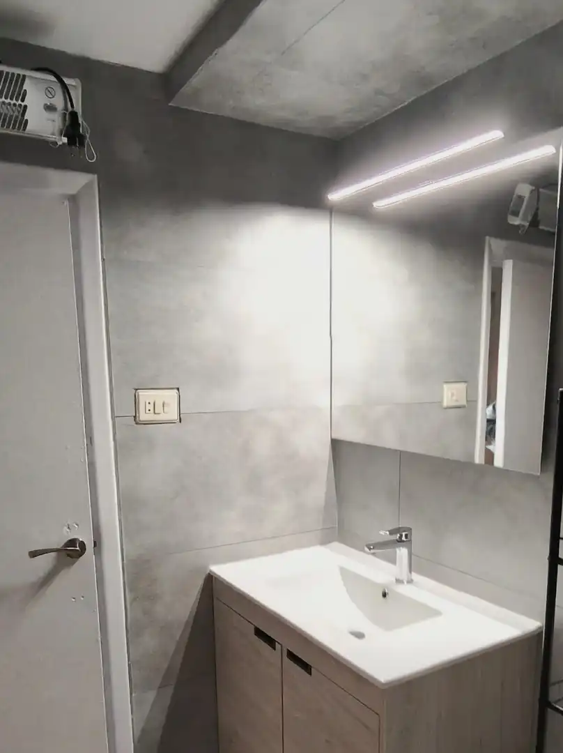 Bathroom of Flat for rent in Granada  with Furnished, Washing machine and Microwave