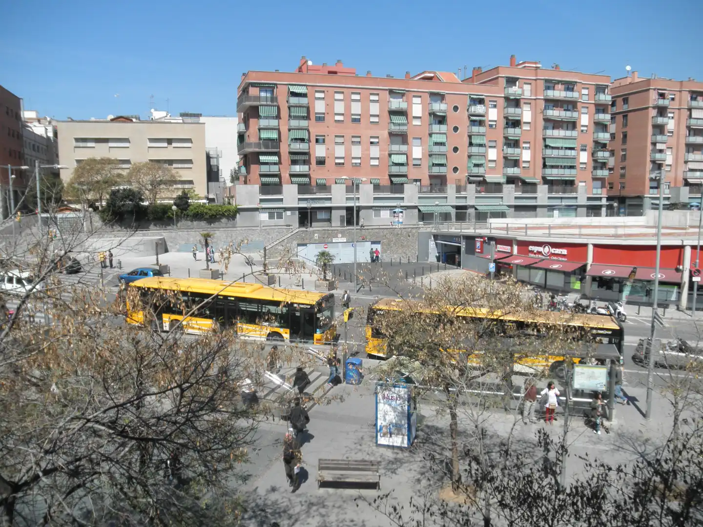 Vista exterior de Pis en venda en Santa Coloma de Gramenet amb Parquet i Terrassa