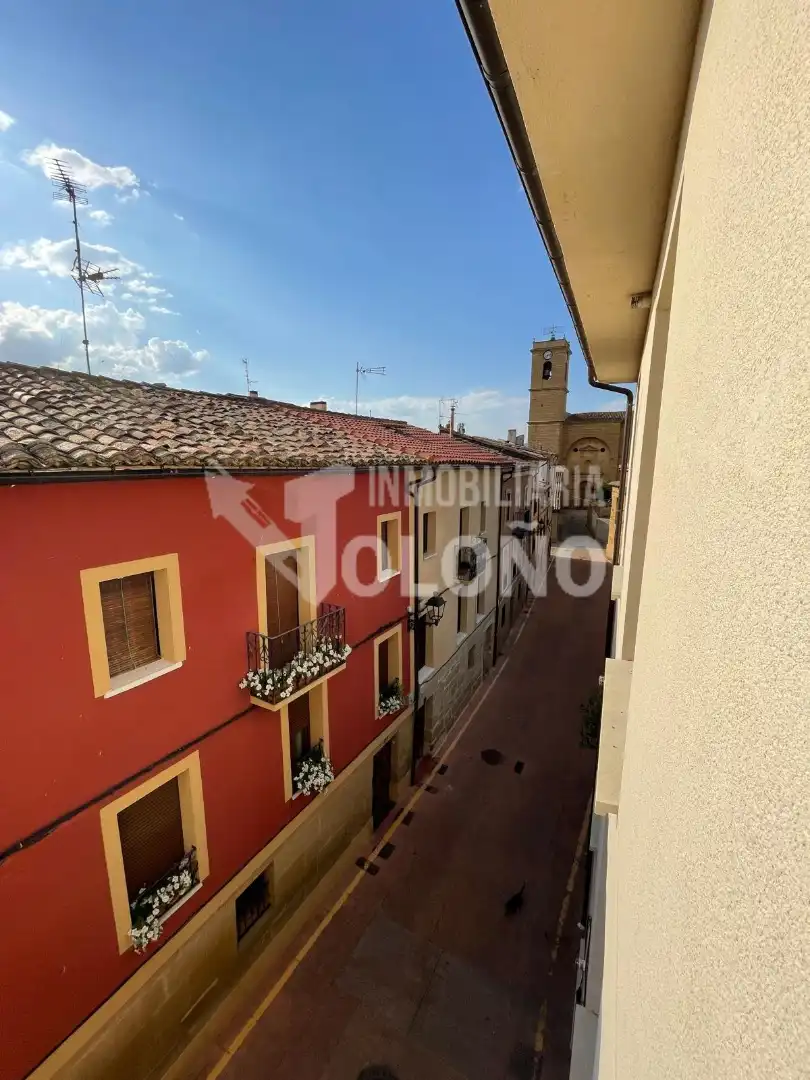 Vista exterior de Apartament en venda en Casalarreina amb Calefacció, Parquet i Moblat