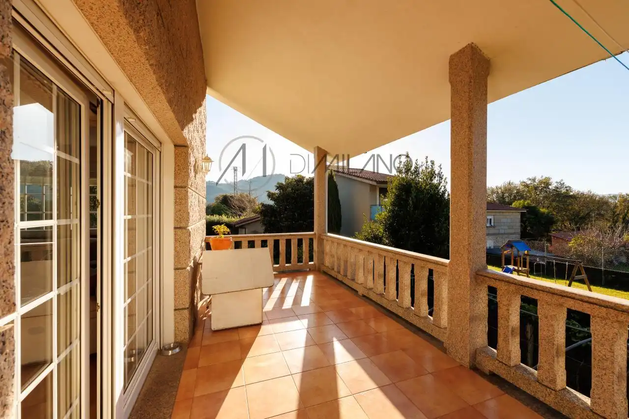 Terrassa de Casa o xalet en venda en Nigrán amb Calefacció, Jardí privat i Terrassa