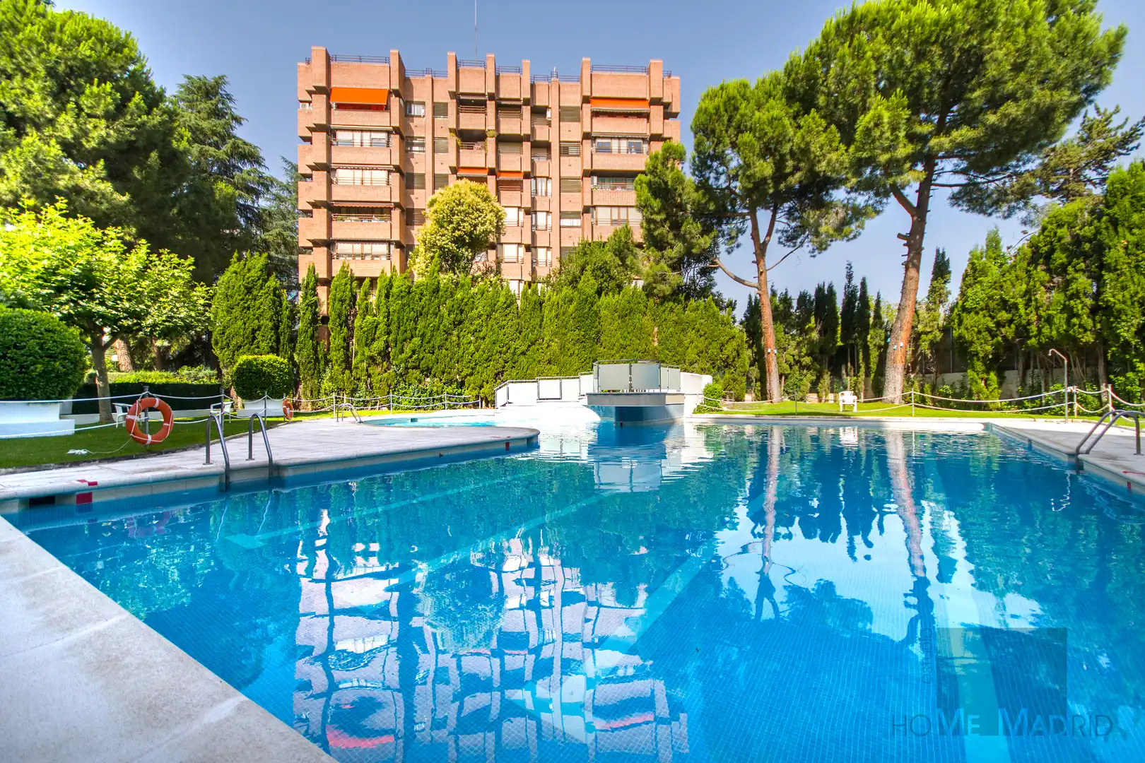 Swimming pool of Attic for sale in Madrid  with Air Conditioner, Heating and Terrace