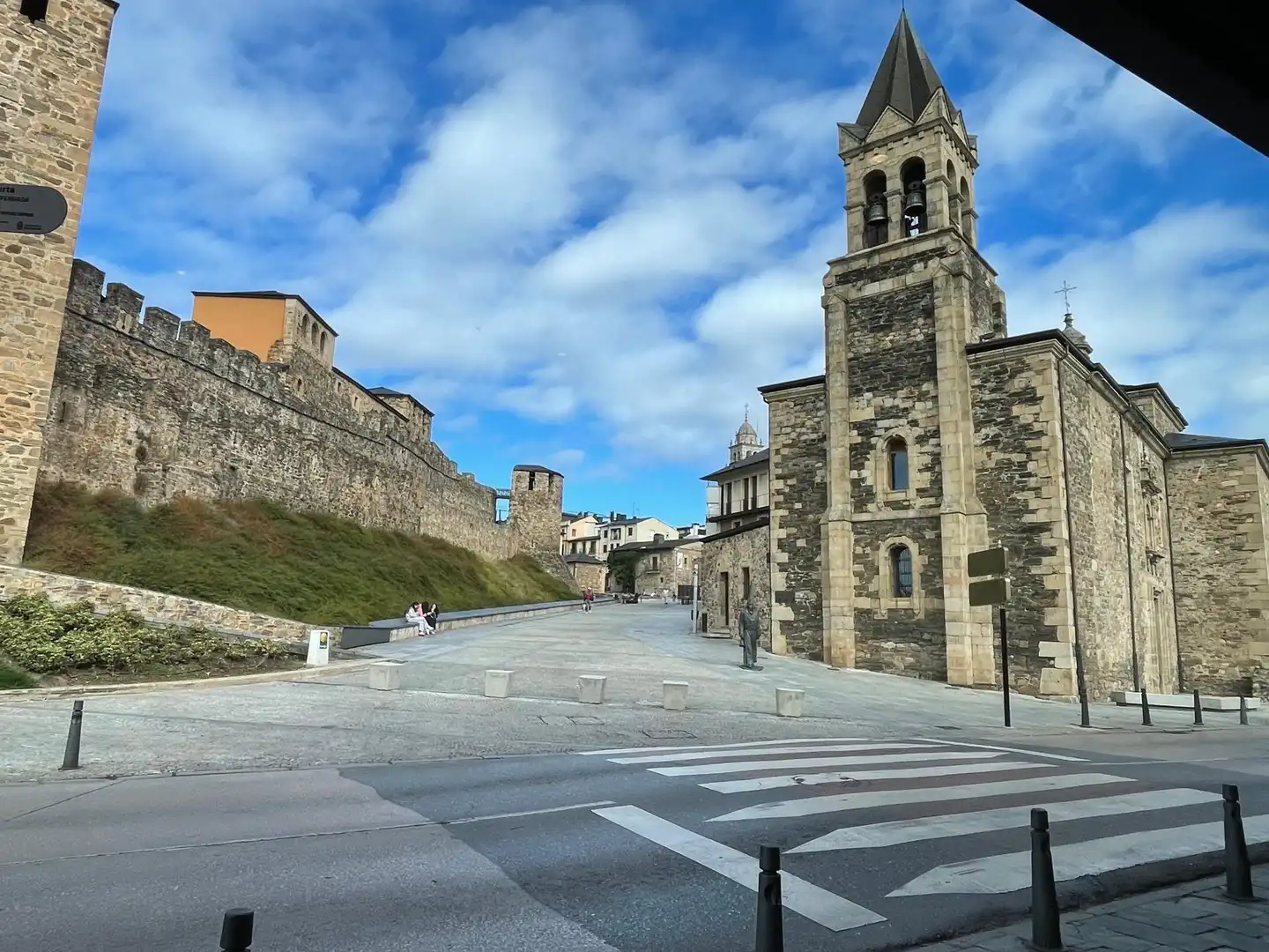 Vista exterior de Apartamento en venta en Ponferrada con Aire acondicionado y Calefacción