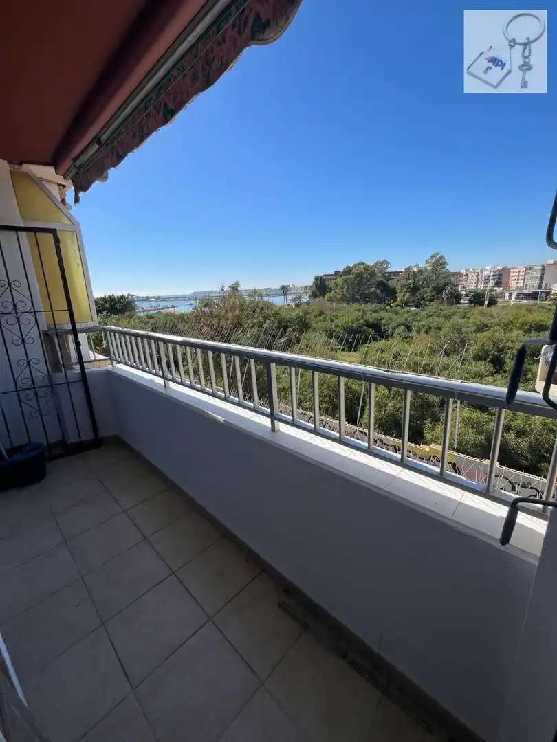 Terraza de Apartamento de alquiler en Torrevieja con Aire acondicionado, Calefacción y Terraza