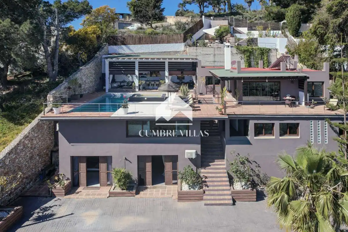 Vista exterior de Casa o xalet en venda en Almuñécar amb Terrassa, Traster i Moblat