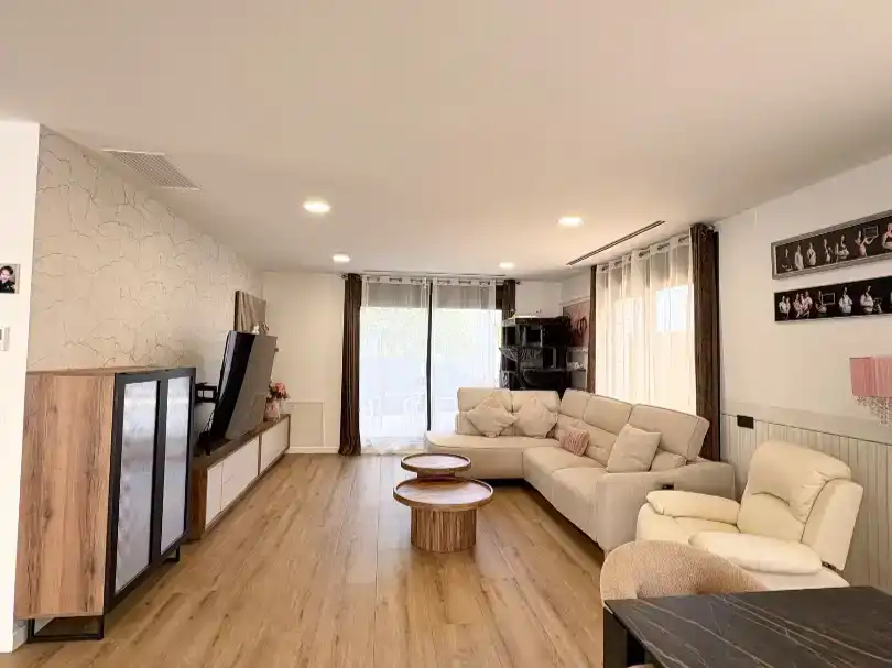 Sala d'estar de Casa o xalet en venda en Cambrils amb Aire condicionat, Piscina i Balcó