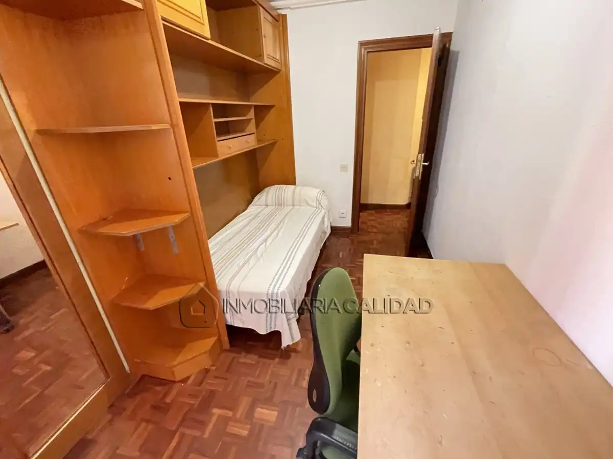 Bedroom of Flat for rent in Burgos  with Heating and Furnished