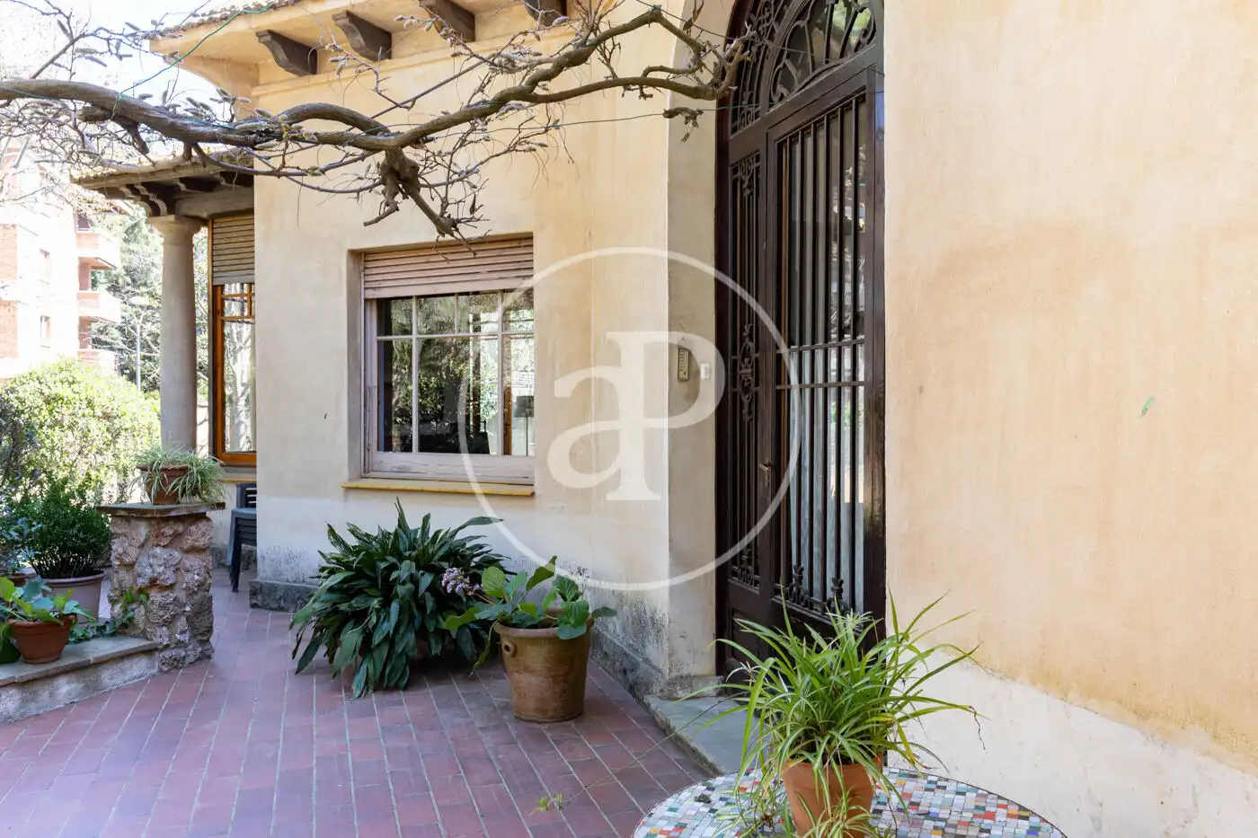 Houses for sale in Carrer d'Àngel Guimerà, L'Eixample