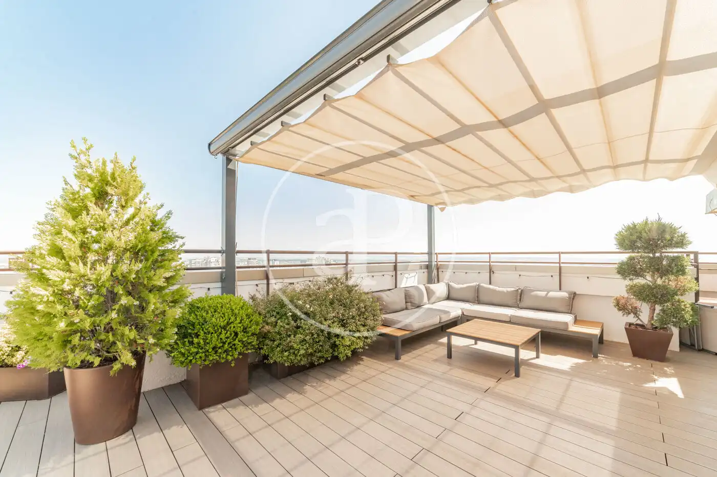 Terraza de Ático en venta en Madrid con Aire acondicionado, Calefacción y Jardín privado