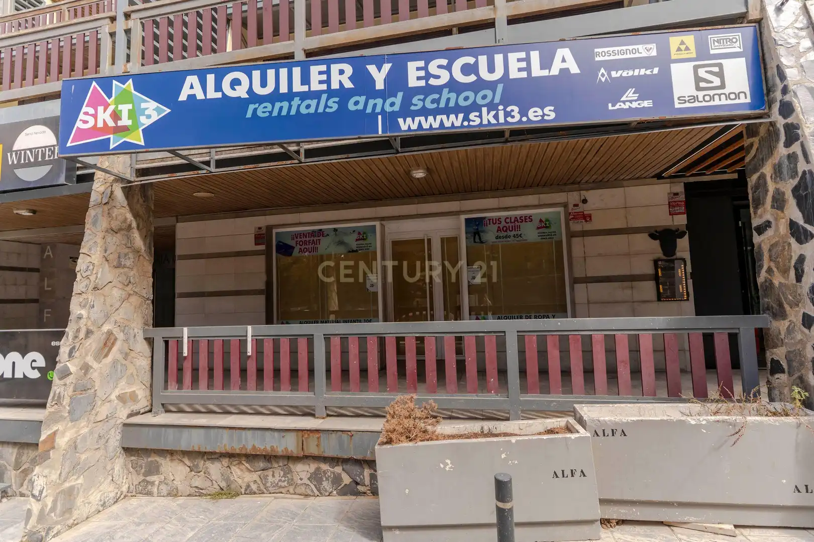 Vista exterior de Local en venta en Sierra Nevada